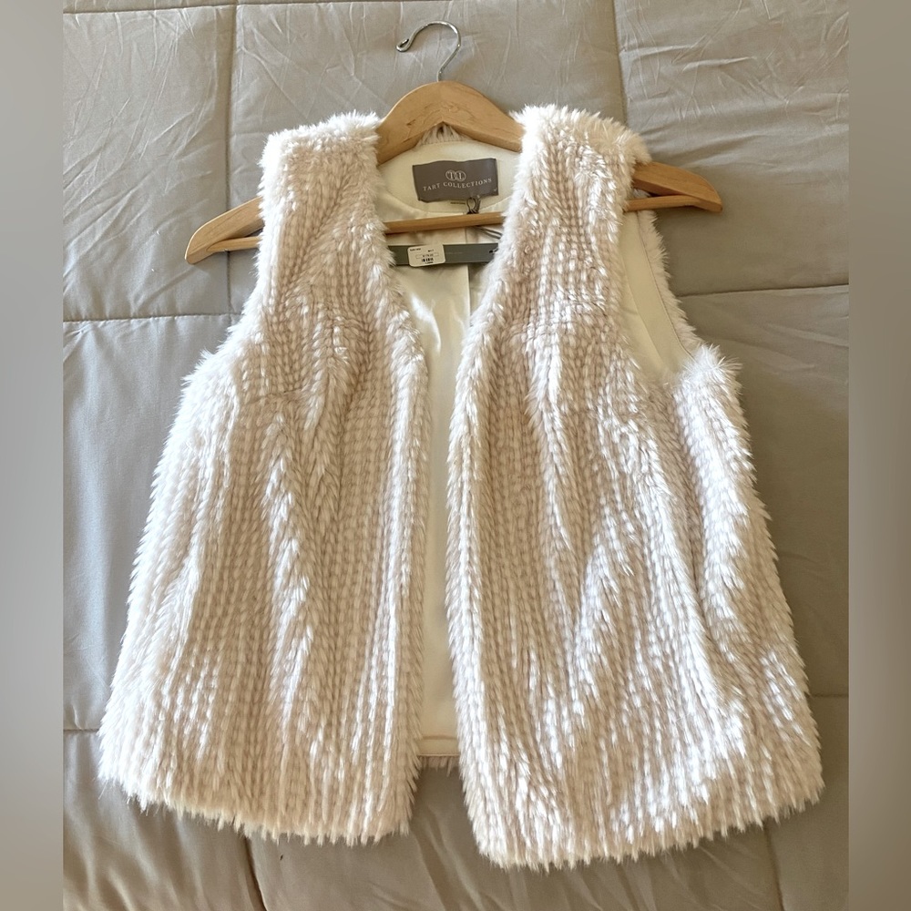 NEW Tarte Collections White Vest
